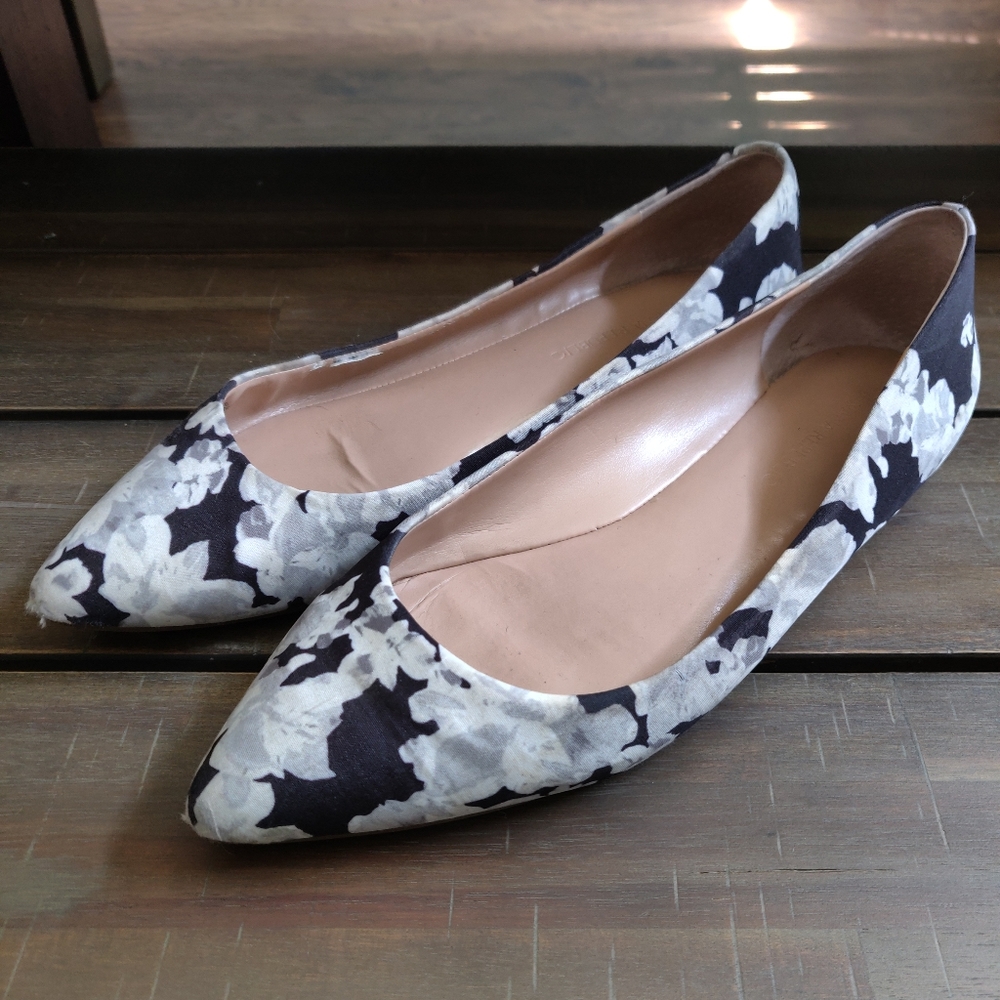 Banana Republic Women's Floral Flats 7